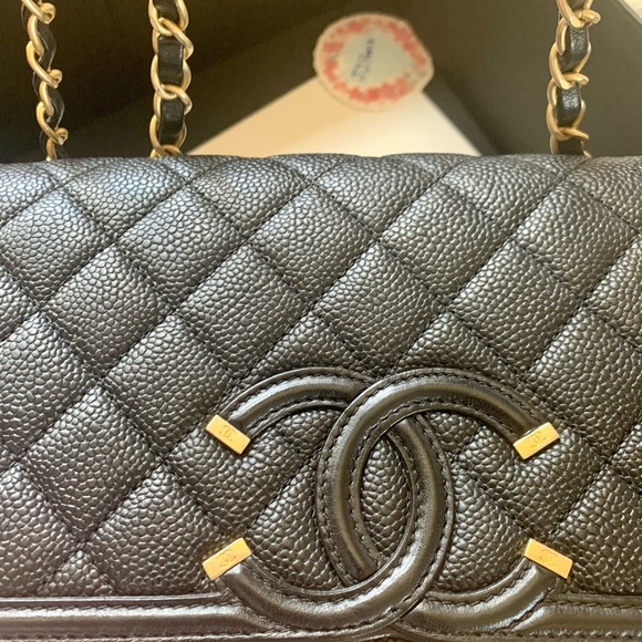 ❌sold❌Chanel Caviar Filigree Medium Flap GHW - Picture 4 of 15